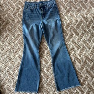 👖 Laurie Felt LA Daisy Denim Flare Jeans. Size 8


B2LFT2702